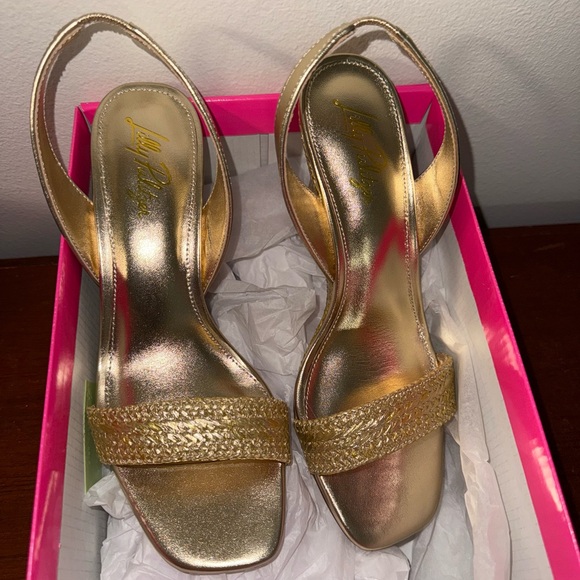 Lily Pulitzer Metallic Gold wedge - Picture 5 of 8